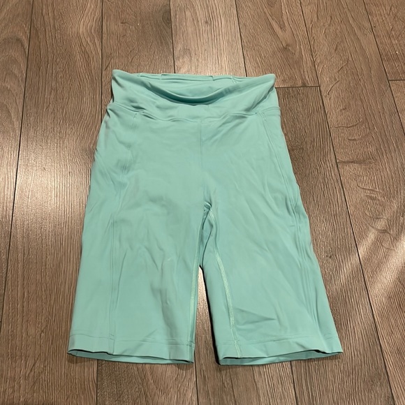 Lululemon On Pace Short 10” size 4 - Picture 6 of 9